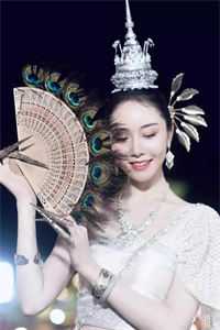 入赘老公不肯改姓，反手将我送进精神病院未删减版