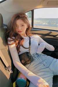 一觉醒来十年后，嫁死对头有了娃结局