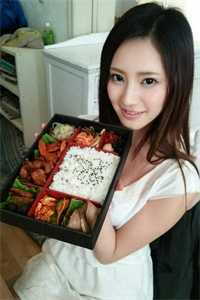 她踏碎星河寻觅光最新