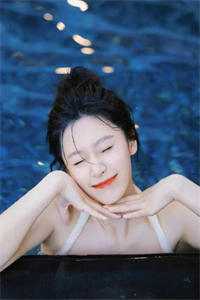 梨花落尽，云散夜未明抖音