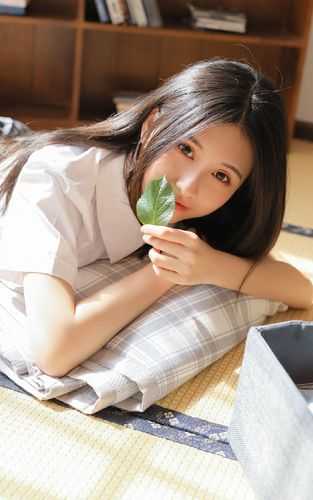 刚入职半个月，小白兔被上司盯上了连载