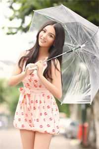 想当东宫太师？姐花点银子帮你办章节