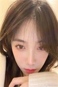 且趁余花眸一笑连载