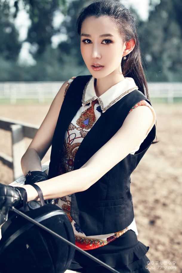 人在荒年乱世，凭系统吃香喝辣完结