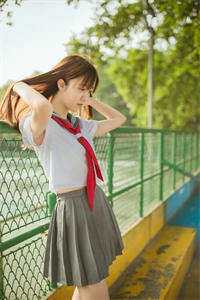 寒戈辞云向朝阳异常火爆