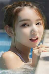 她踏碎星河寻觅光免费