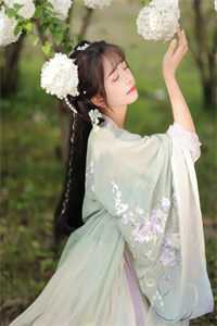 且趁余花眸一笑热门小说