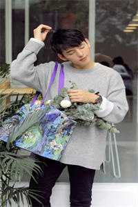 我妈被地头蛇霸凌后，我背着一等功牌匾跪求军区还我爸热门小说