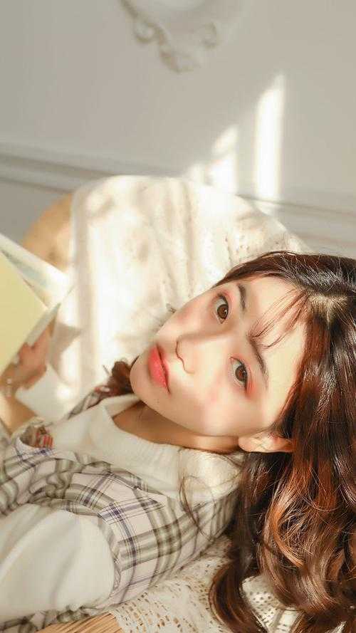 灯烛荧荧照孤寝异常火爆