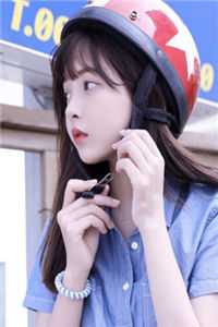 灯烛荧荧照孤寝畅读