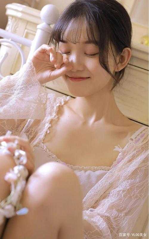 娇弱美人手指轻勾，腹黑相公把她亲懵完本