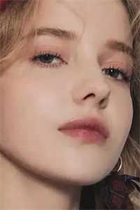 绿山秋色深，灯冷花期衰初梨傅驰野无删减+无广告