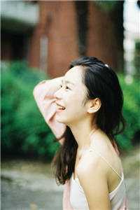 仙君请矜持，第一次见面别乱亲新上热文