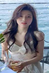 漂亮白月光觉醒随军，首长争又抢完结txt