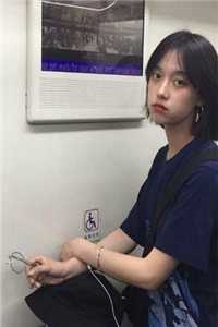 逃出囚笼归来，她将世子踢下神坛小说全文免费阅读