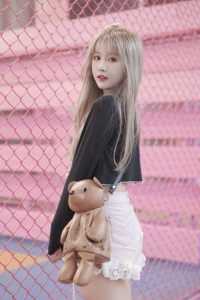 女保姆拿狗食给我妈当年夜饭，可我妈早死了笔趣阁